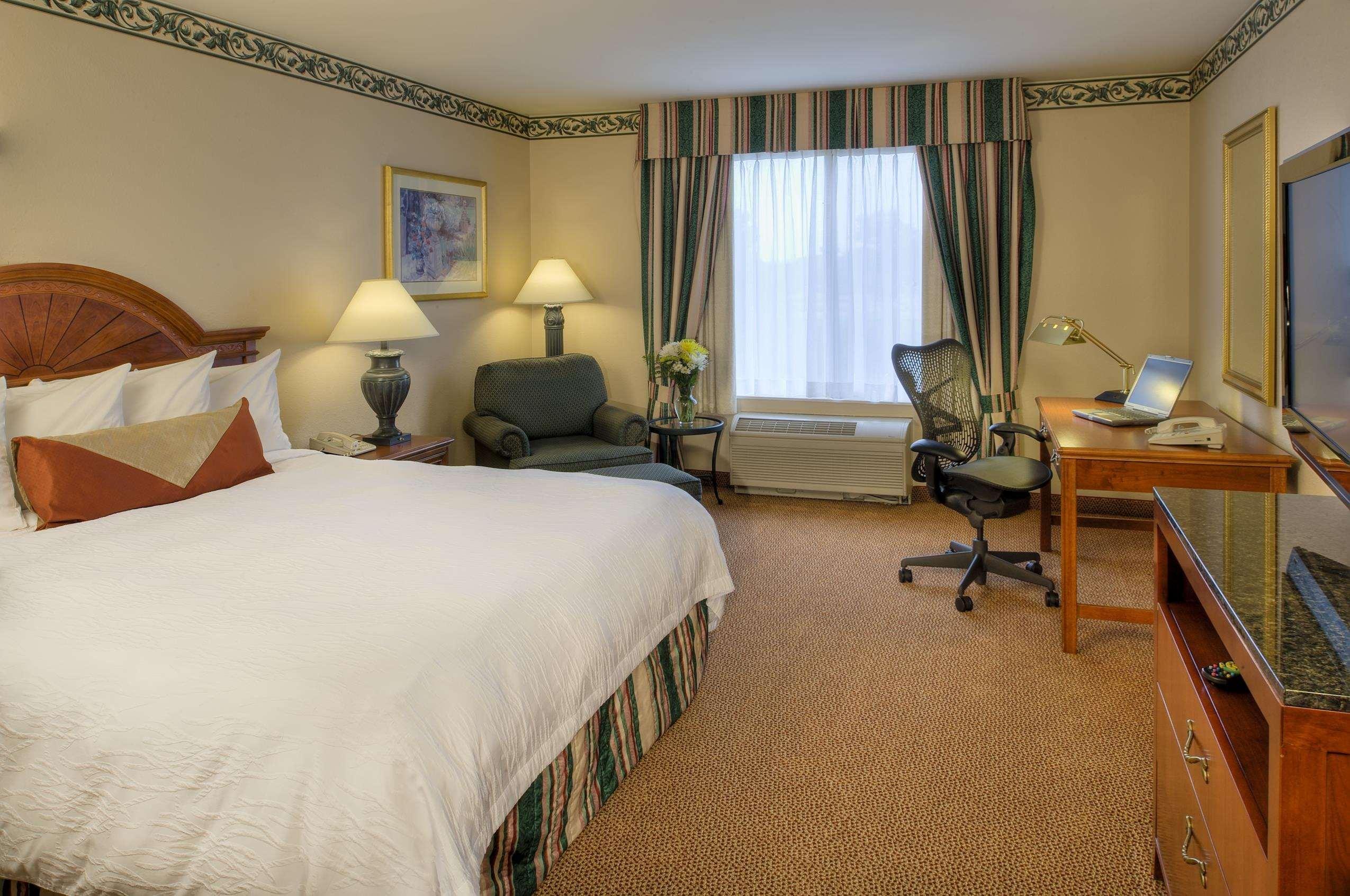 Hilton Garden Inn Сент-Чарлз Екстер'єр фото