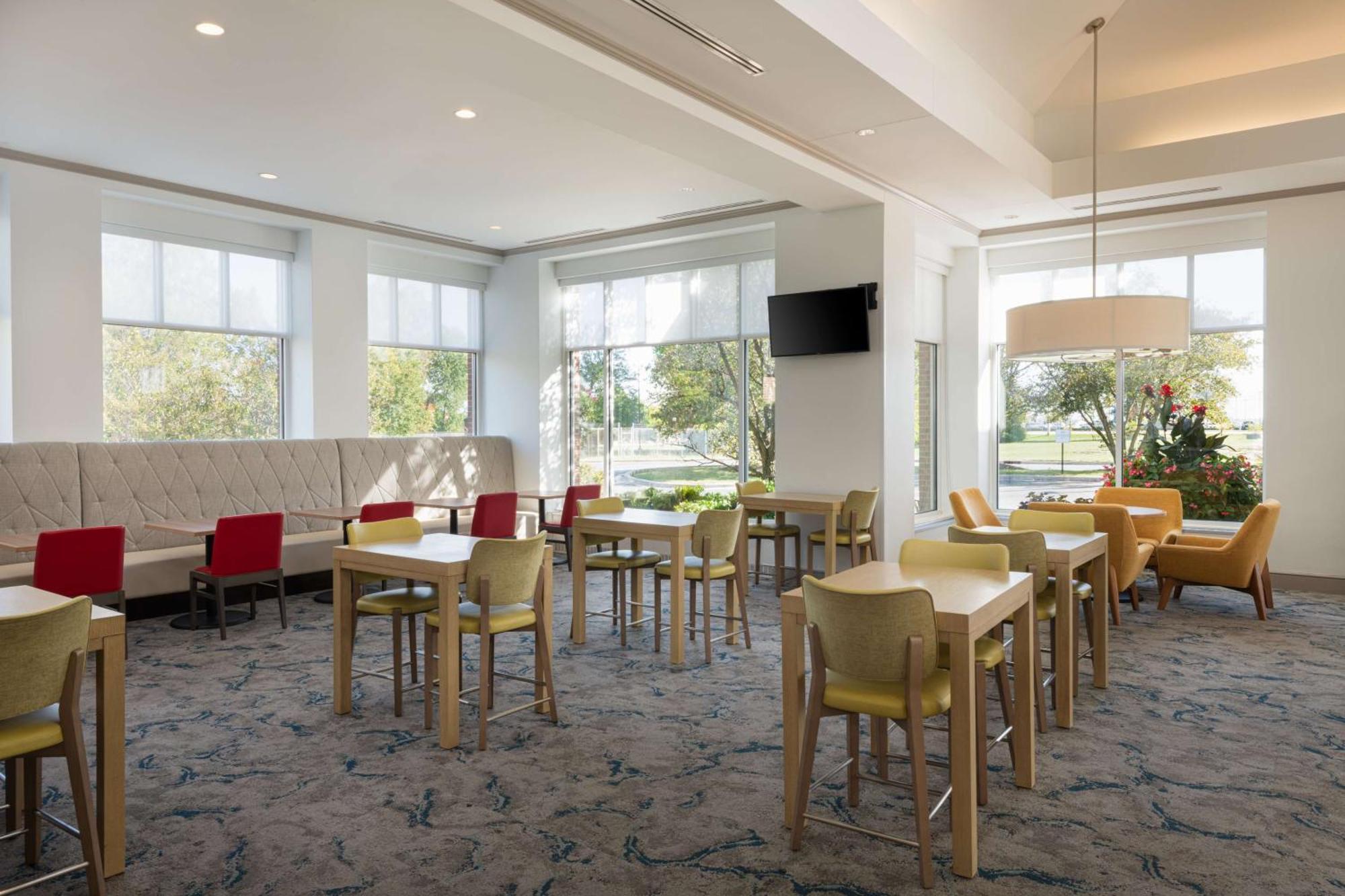 Hilton Garden Inn Сент-Чарлз Екстер'єр фото