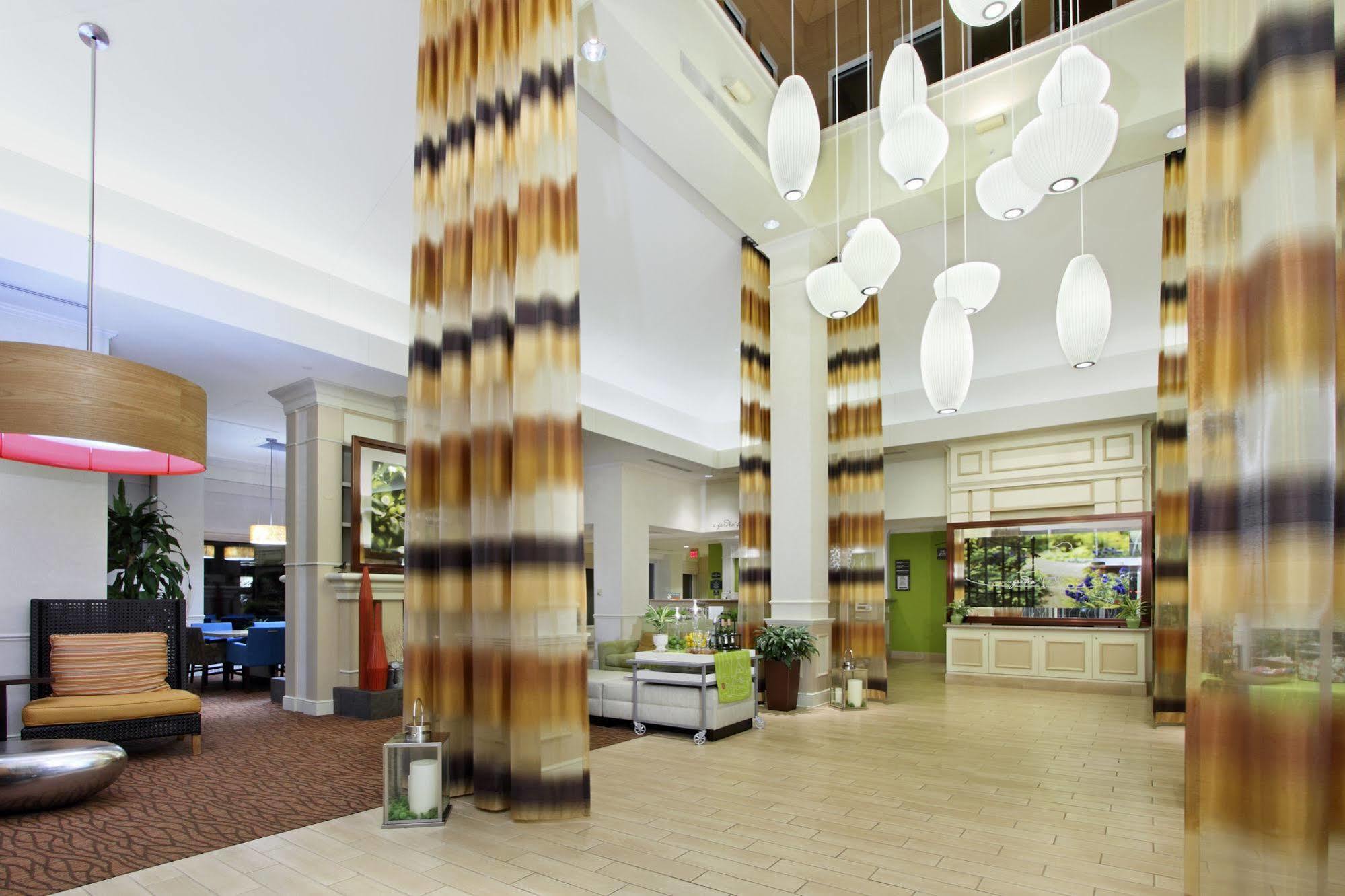 Hilton Garden Inn Сент-Чарлз Екстер'єр фото