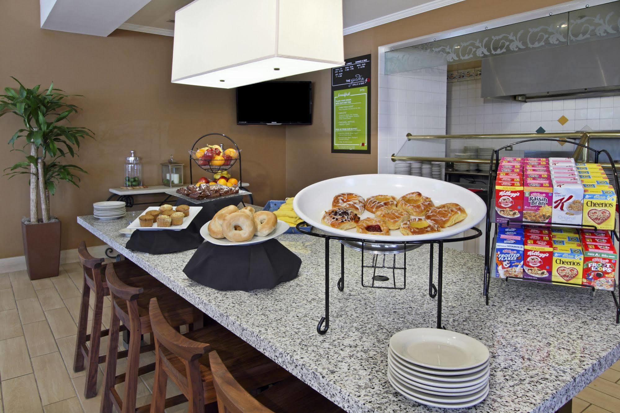 Hilton Garden Inn Сент-Чарлз Екстер'єр фото